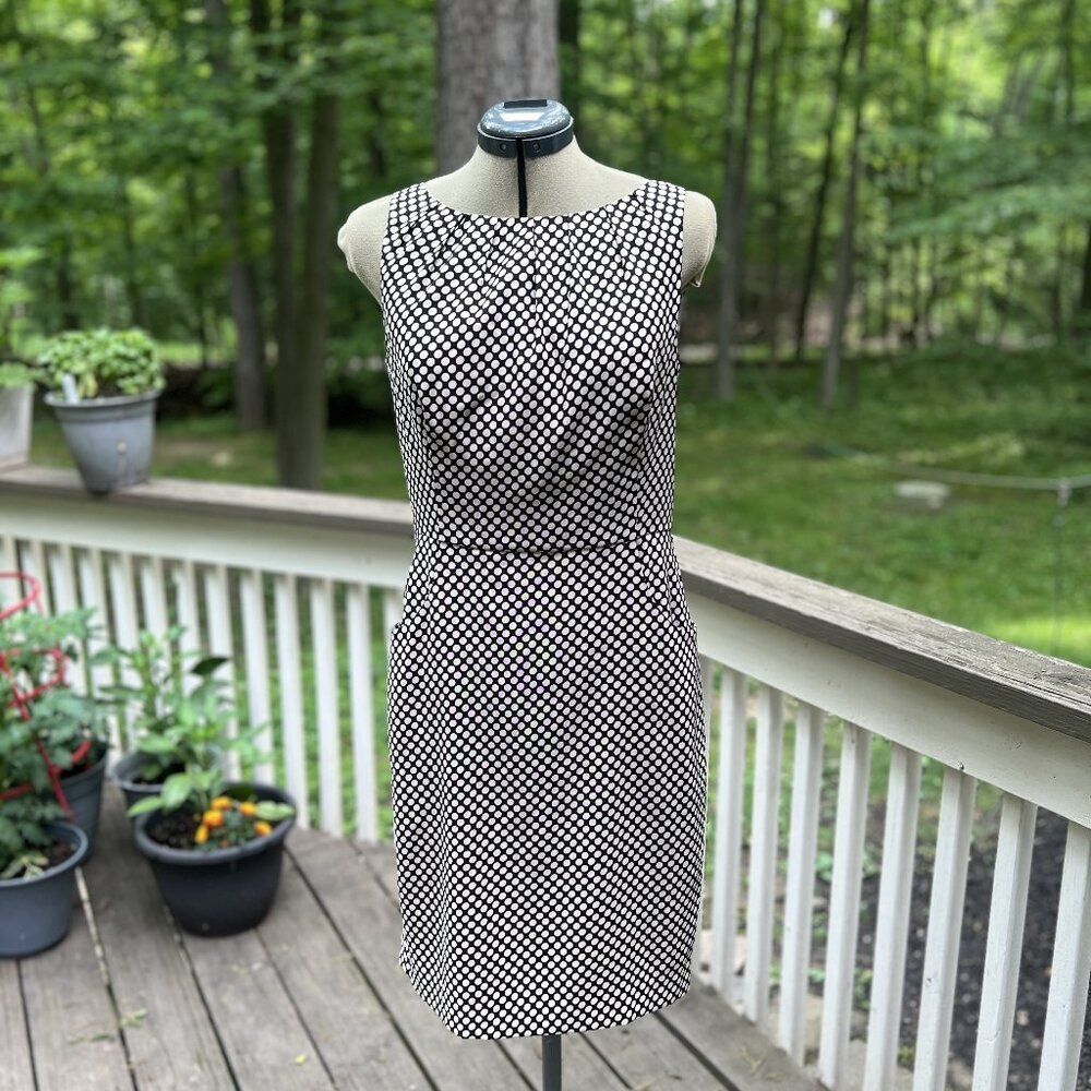 Sleeveless Black & White Sheath Dress Women's Size 10